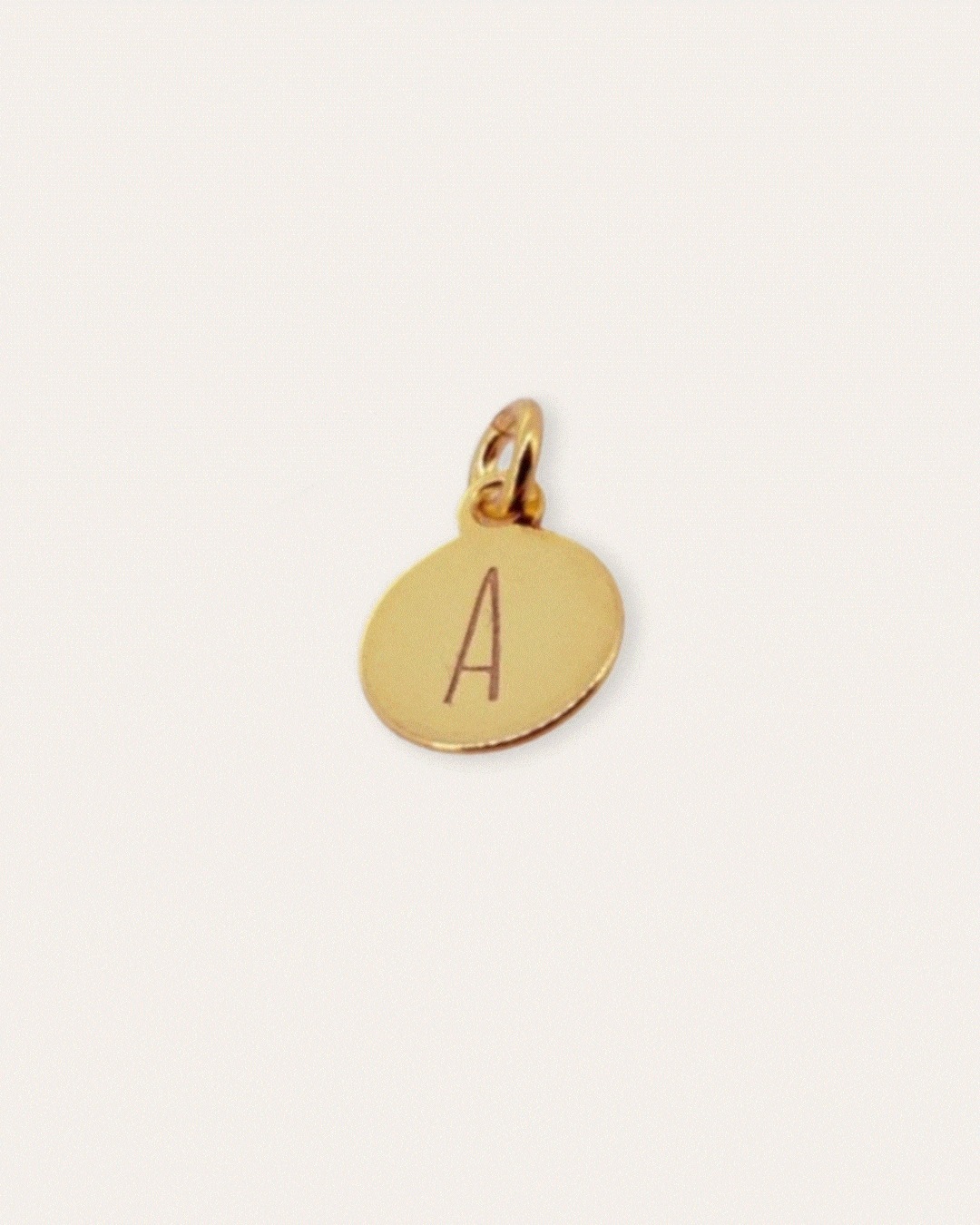 CHARMheyloveInicial de plata bañada en oro | heylove