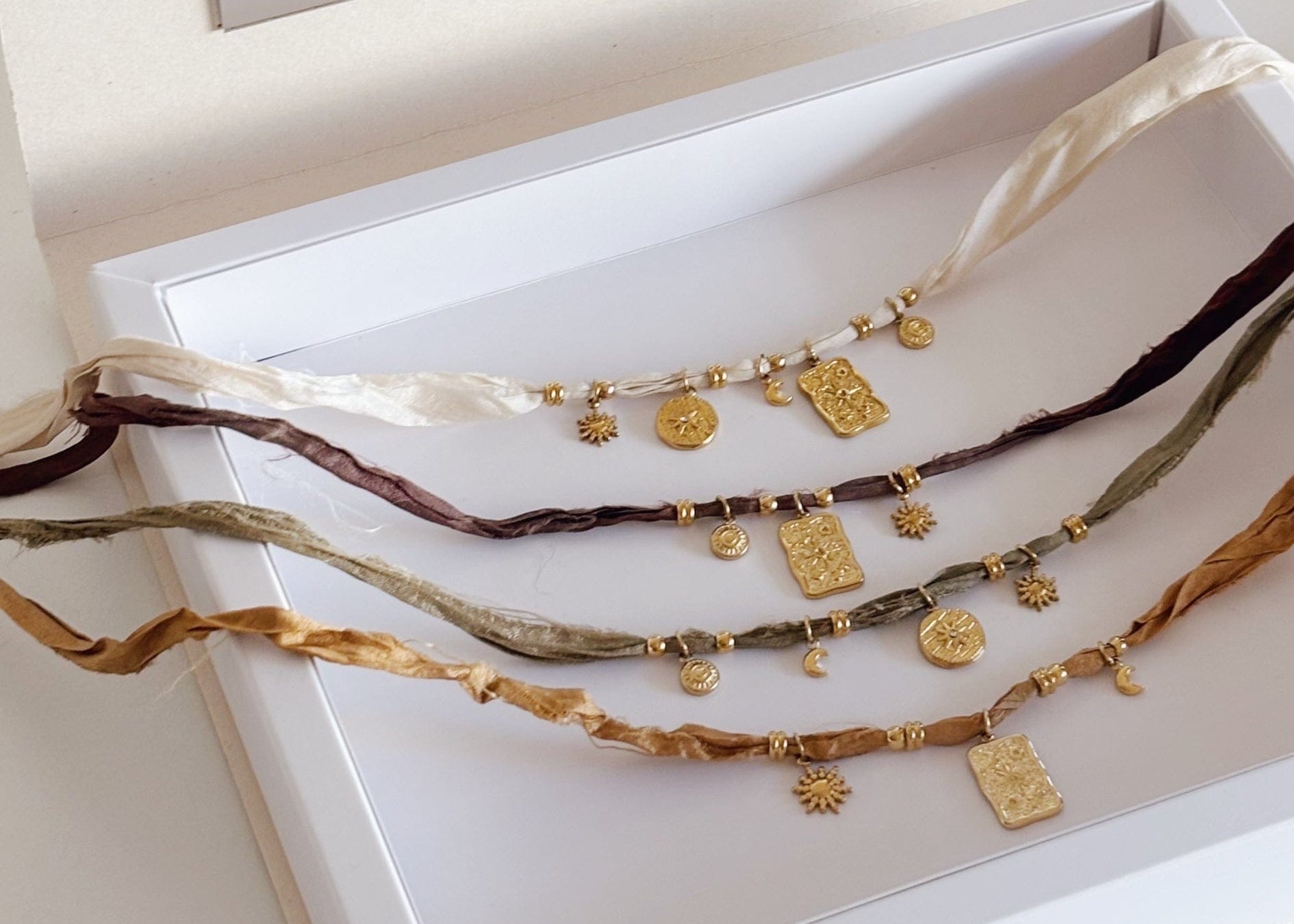 heylove COLLARES COLLAR DE SEDA CON CHARMS