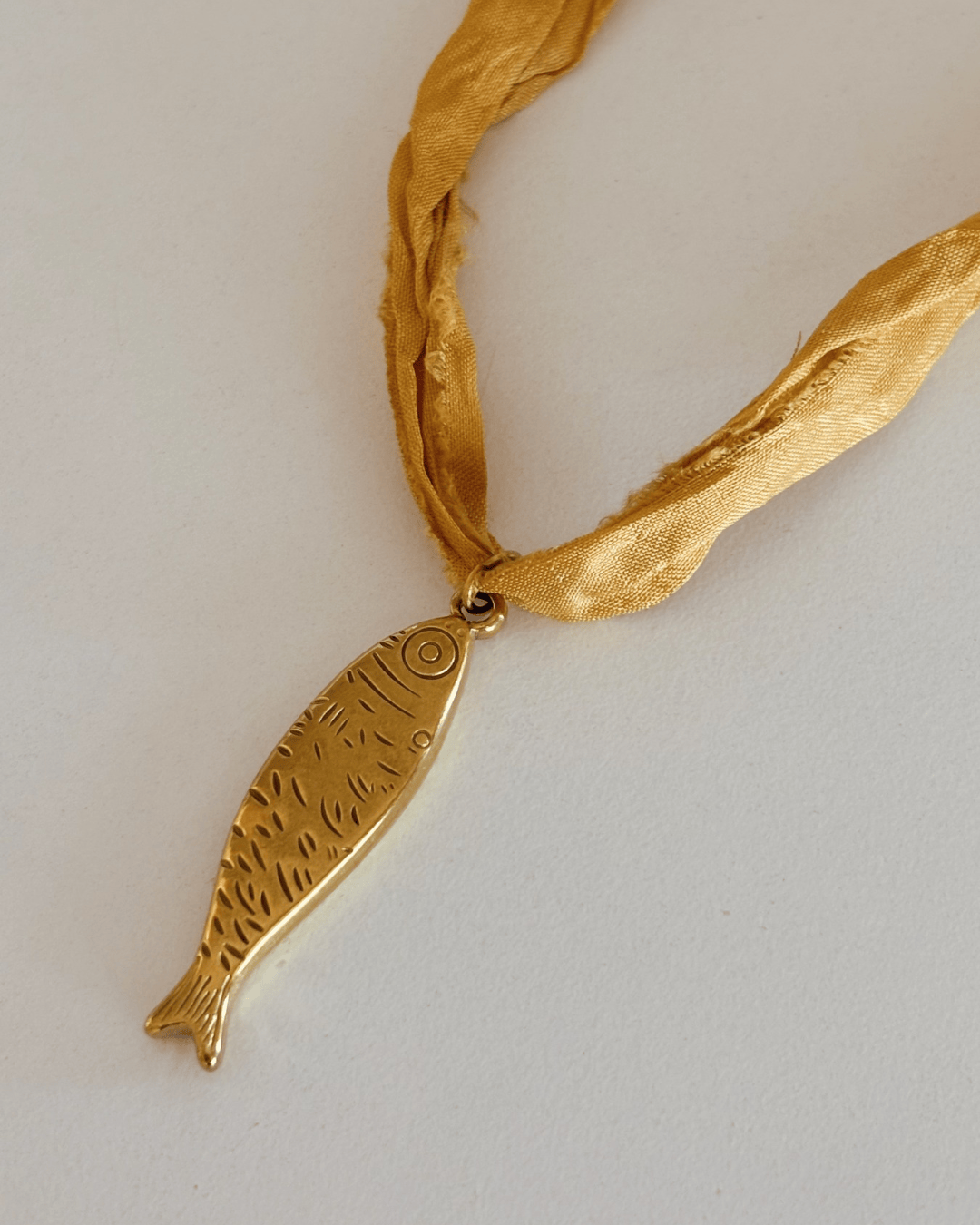 heylove COLLARES COLLAR DE SEDA CON PEZ