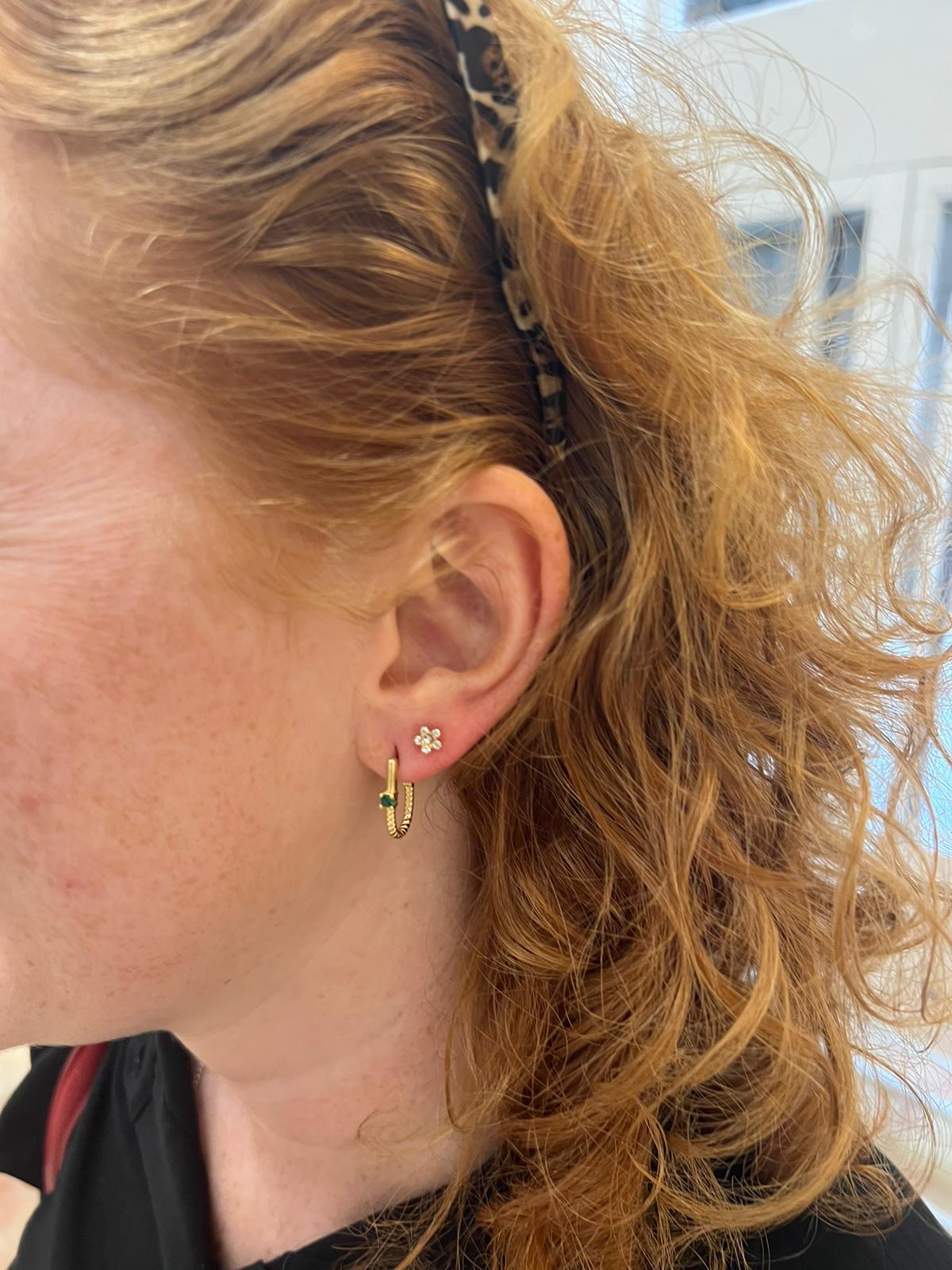 heylove Pendiente primera puesta FLOR CRISTALES 5 MM ORO