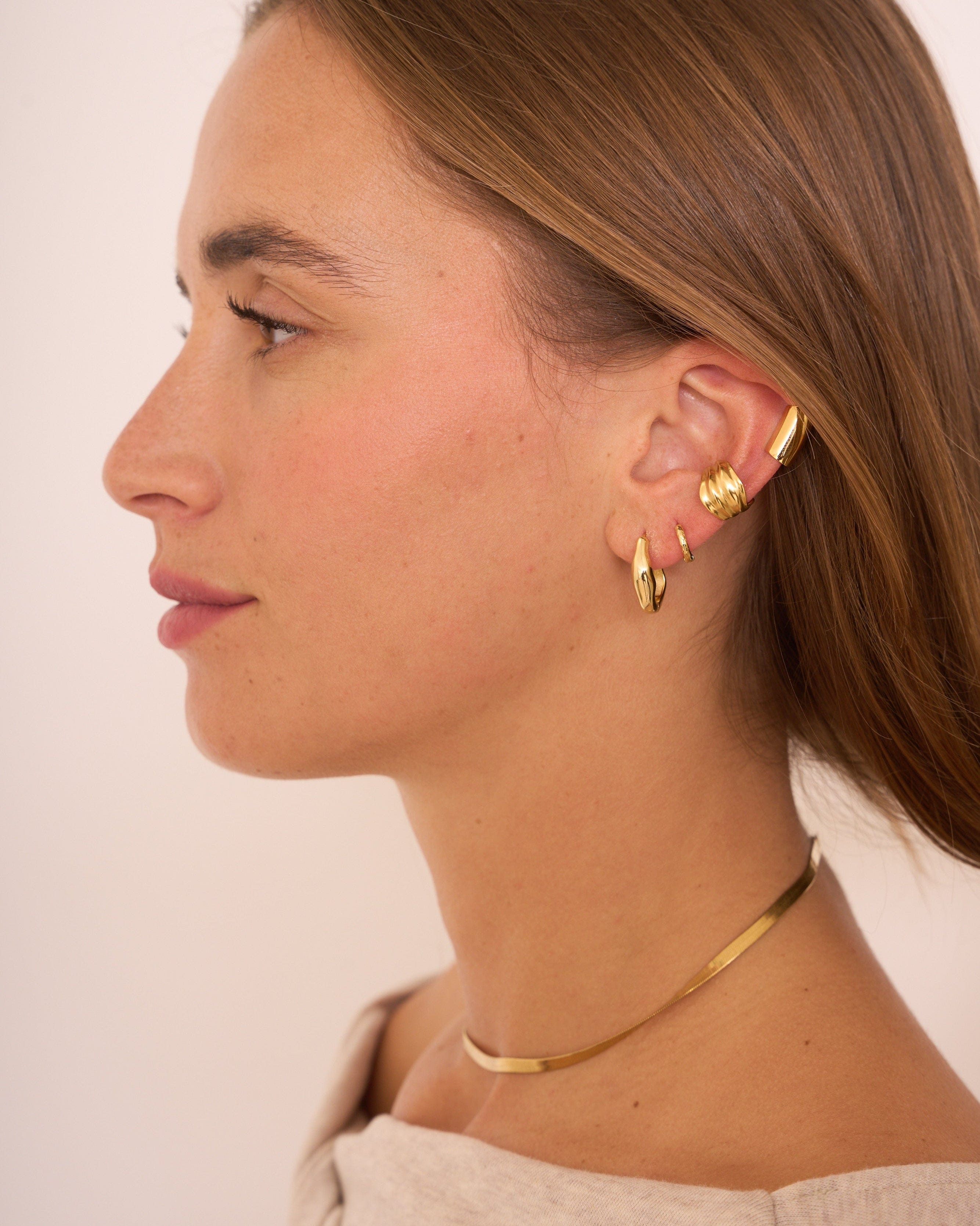 heylove PENDIENTES PENDIENTES WAVE BOLD HOOPS