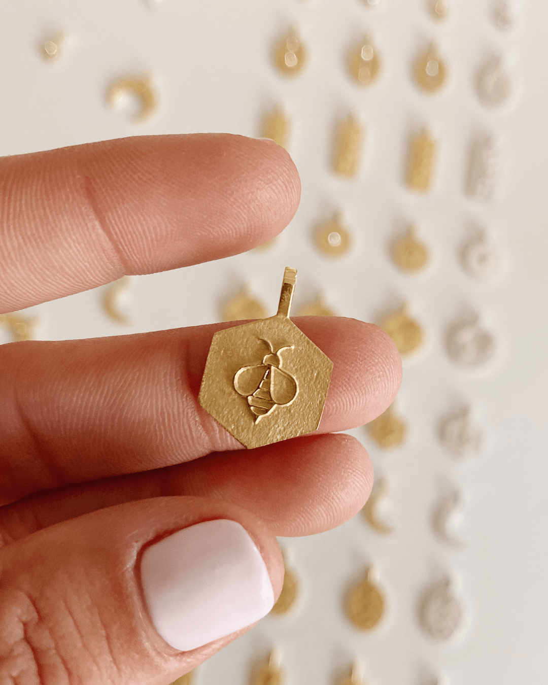 COLGANTEheyloveColgante abeja | heylove