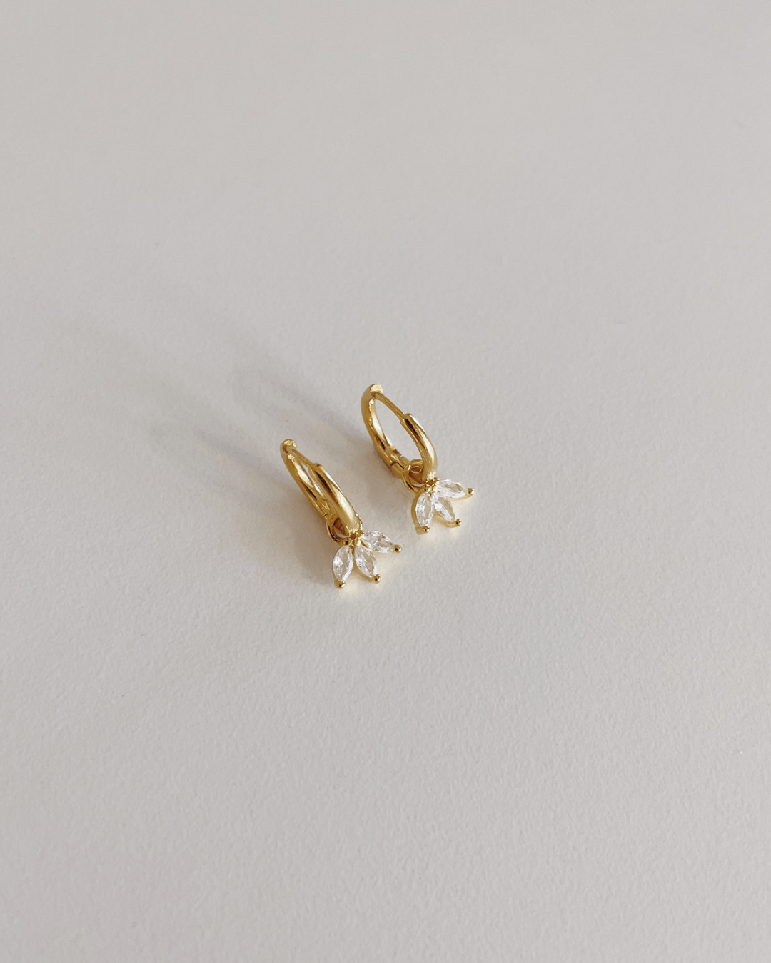PENDIENTESheylovePendientes flower drop hoops | heylove